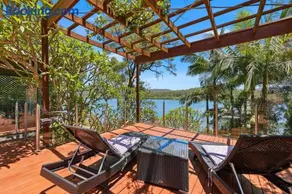 Dorathee Cottage - Pet Friendly - Absolute Waterfront - Image 2