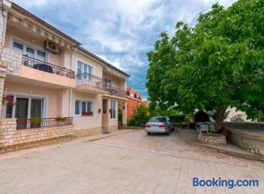689 Banjol - Image 1