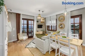 Azure Breeze - Coastal Chic Getaway by the Sea - Image 4