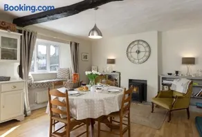Spring Cottage - Image 5