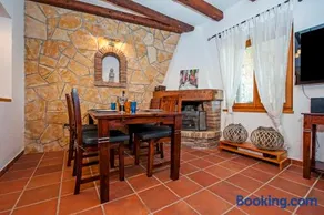 Monte Holiday Home with Jacuzzi by Irundo - Image 3