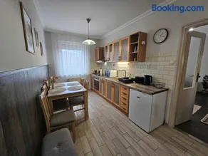 Zoli Apartmanok-Balcony Kölcsey 32 - Image 2