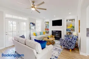 Sunset Island 57 Home 6 Bedrooms 4.5 Bathrooms Home - Image 1