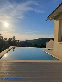 Villa George in Skiathos - Image 4