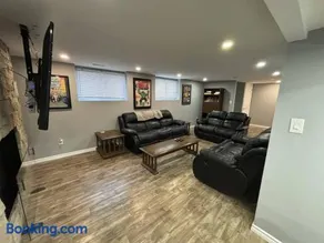 Full House - 5 Bed, 2 Bath - East - Image 1