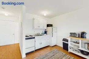 Large Studio with Patio and Pool - Image 4