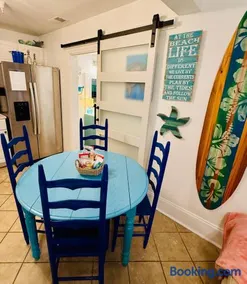 Mini Pearl, Private 2 BR - 1 block to BEACH! - Image 5