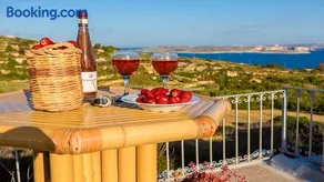 Great Seaviews Location - FREE Gozo taxi service, Fast WIFI, Bicycles, BBQ & Parking, No Car needed - Image 2
