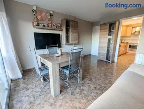 Apartamento con piscina y frente al mar - Image 3