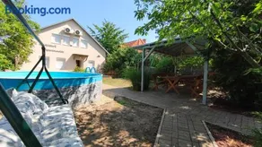 Rigófészek Apartmanház - Image 2