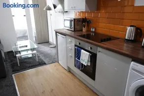 Halifax House, Studio Apartment 213 - Image 2