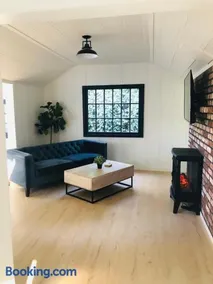 2 Queen Beds, Dog Friendly, Fenced in Yard - Image 1