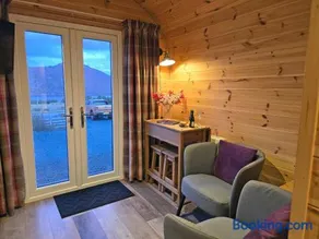 Rowan Gorgeous Glamping Hideaway - Image 2