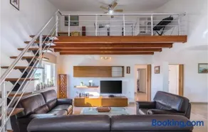 3 Bedroom Nice Apartment In Marcana - Image 3