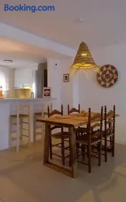 Cozy sunny apartment near the beach - Image 2