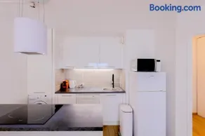 Modern and peaceful flat with terrace and parking - Image 5
