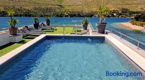 Holidays Roko - Sea View Apartments with Pool - Image 5