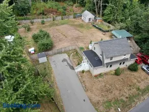 Nothing Fancy Older Pet Friendly Home near I 95 - Image 2