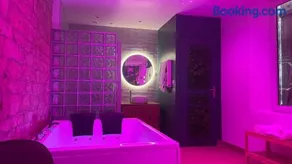 Suite Yao avec jacuzzi Montataire YaoSpa60 - Image 2