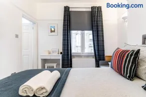 Garrick Suite Lichfield - New With Gated Parking - Image 5