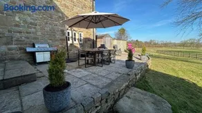 Stunning 4 Bed Near Alton Towers, Polar Bears, Peak District - Image 4