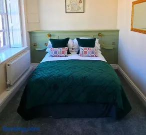 Community Owned Gwesty Owain Glyndwr Hotel - Image 2