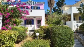 Pink Villa - Image 4