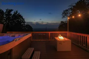 Iconic Chalet with Sauna, Hot Tub, Fire Pit, Plunge - Image 3
