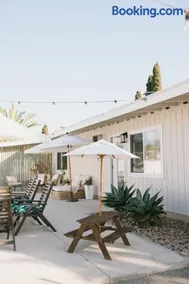 Mid Century Boho Casita - 3BR 2BA - Spacious yard - Image 3