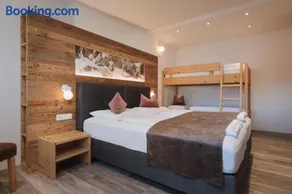 Alpenvilla Large Family Apartment - by Familiaris- Pools 500 meters - Image 2