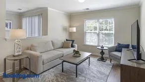 Landing - Modern Apartment with Amazing Amenities (ID1169X399) - Image 1
