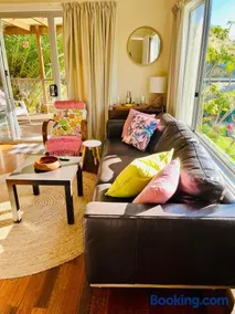 Bermagui Bay Beach House - Bungalow - Pet friendly, in the heart of Bermagui - Image 3