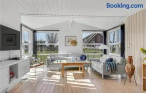 Three-Bedroom Holiday Home In Millinge - Image 2