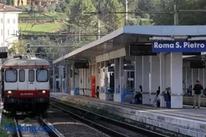 PETITE HOME IN ROME - Image 1