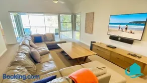 Pelican Escape Executive Home - Image 5