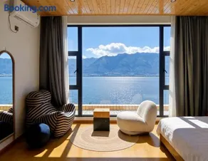 Aishe Honeymoon Erhai Lake Sea View Guesthouse - Image 1