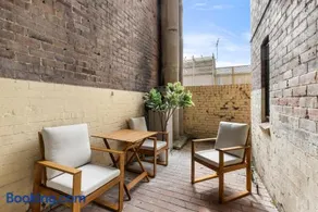 Perfect 2BR Harbour View Apartment - Image 4