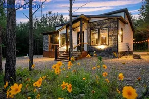 New At Ease Honeymoon Cabin Hot Tub Romantic - Image 1