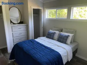 Charming Tiny Home! Close to Oxford, Sardis Lake, Safari Animal Zoo - Image 3