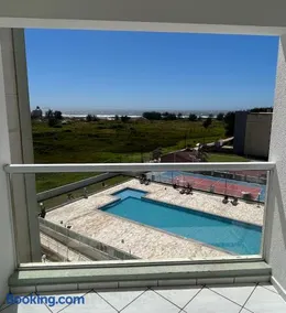 Apartamento com vista imperdível - Image 1