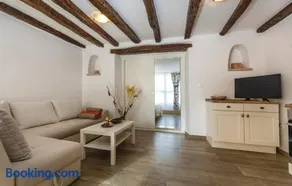 Apartment Nena- apartman sa posebnim ulazom u prizemlju, terasom i zelenom okućnicom - Image 2
