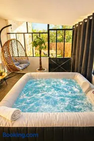Maison avec Jacuzzi Privatif Calme Soleil Cote d Azur - Image 1