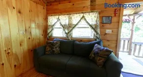 Robin Hill Camping Resort Deluxe Cottage 13 - Image 5