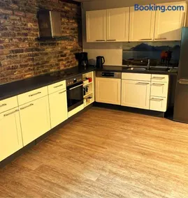 Appartement de vacances adapté aux familles avec jardin et barbecue | Vue jardin | Avec animaux admis - Image 4