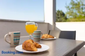 Apartment Horvat - Two Bedroom Apartment with Balcony and Sea View - Image 3