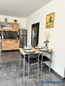 Tiny house - Image 1