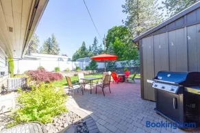 Spacious 3BR Family Retreat w Fire Pit BBQ Smart TVs & More - Image 3