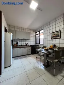 Apartamento amplo, 3 quartos, ar-condicionado, Wi-Fi, garagem - Image 3