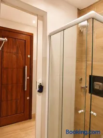 Flat Beverly Hills 307 - Image 3