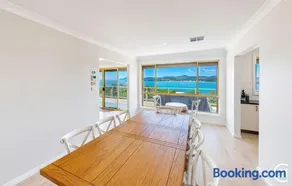Panoramic Water Views in Salamander Bay - Image 4